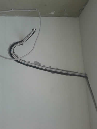 Установка кондиционера на стадии ремонта